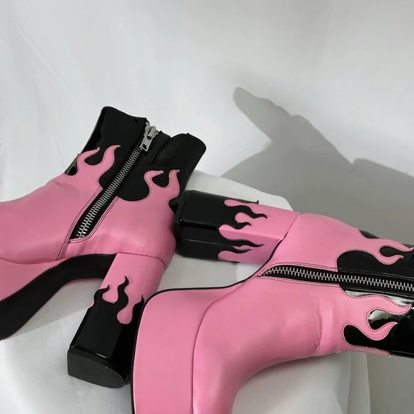 Sugar Thrillz Women's Pink Boots - Picture 2 of 8